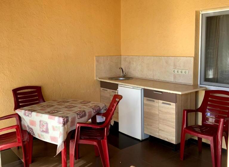 اتاق خانوادگی, Guest House Santin