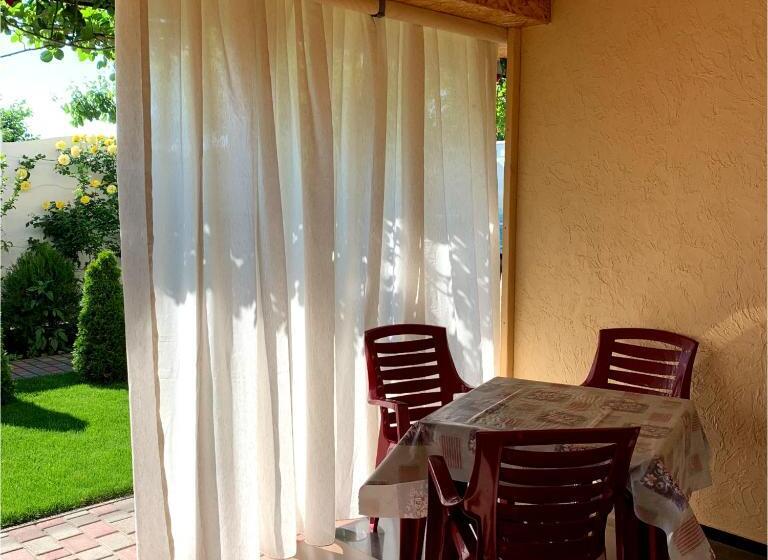 اتاق خانوادگی, Guest House Santin