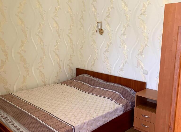 اتاق خانوادگی, Guest House Santin