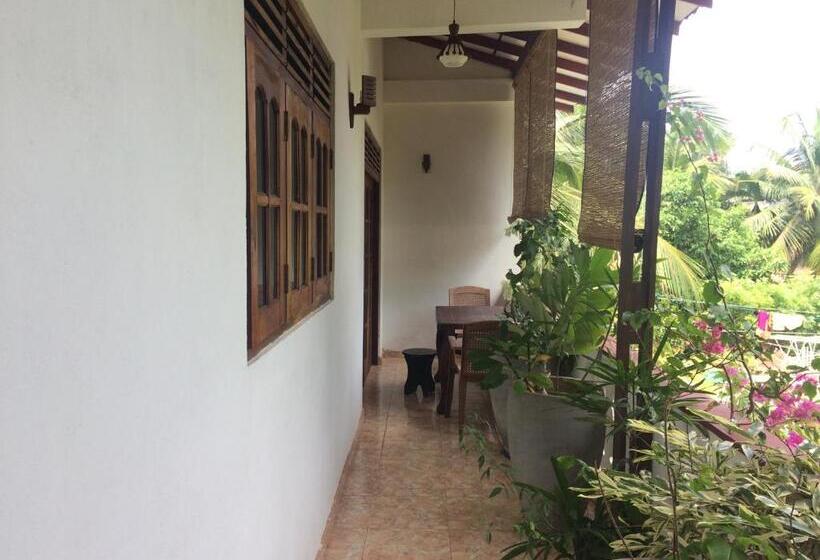 バルコニー付き１ベッドルームアパートメント, Hansa Villa