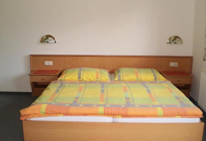 חדר סטנדרט עם מרפסת, Gasthof Pension Strassreith