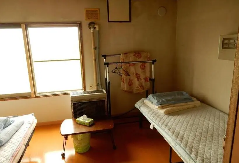 ルームシェアのワンベッド, Guest House Nisshin