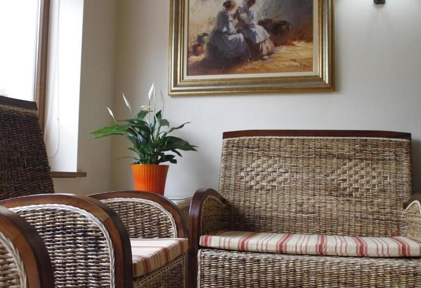 غرفة قياسية مزوَّدة بشُرفة, Posada Campa