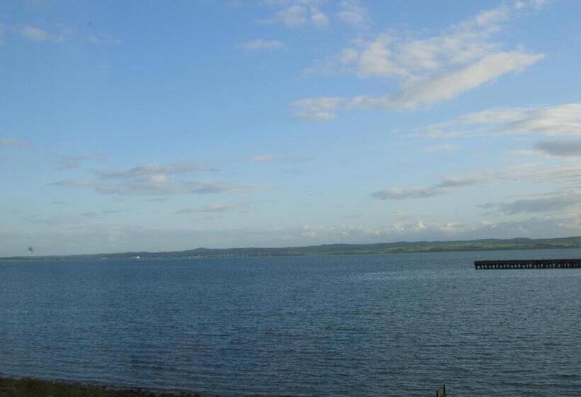 غرفة قياسية مطلّة علي البحر, The Merchants House