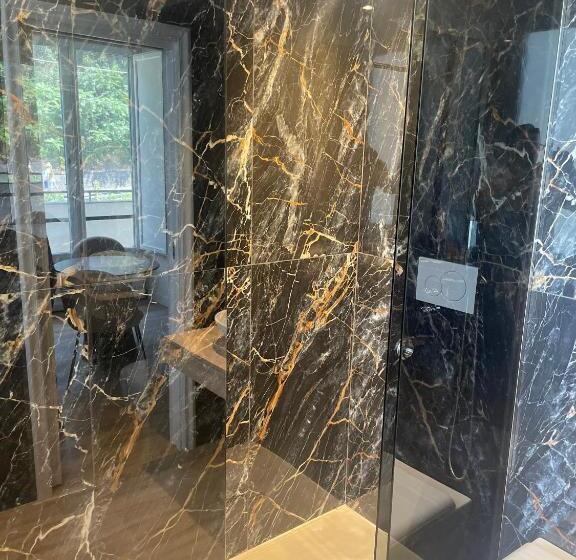 غرفة كومفورت, Il Tesoro Pompeiano