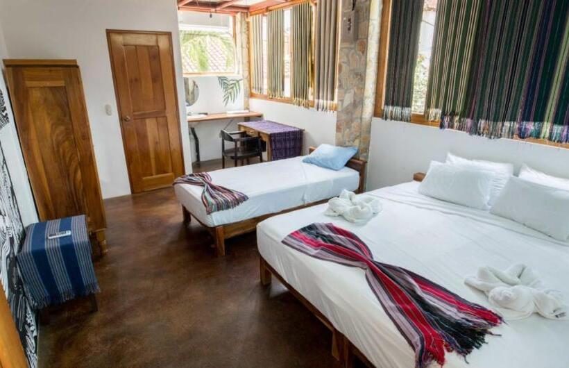 اتاق لوکس با تخت بزرگ, Nuestra Casa