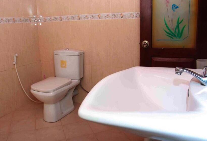 اتاق استاندارد, Three Shades