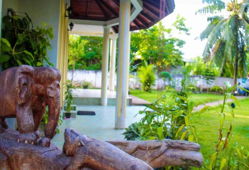 اتاق عادی, Three Shades