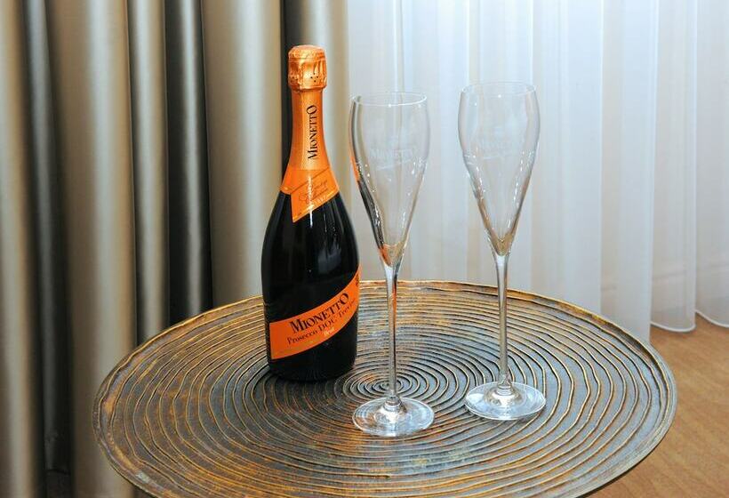 Номер Superior, Kramer