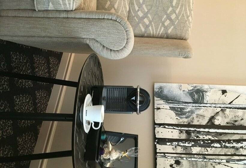 Номер Deluxe, Kramer