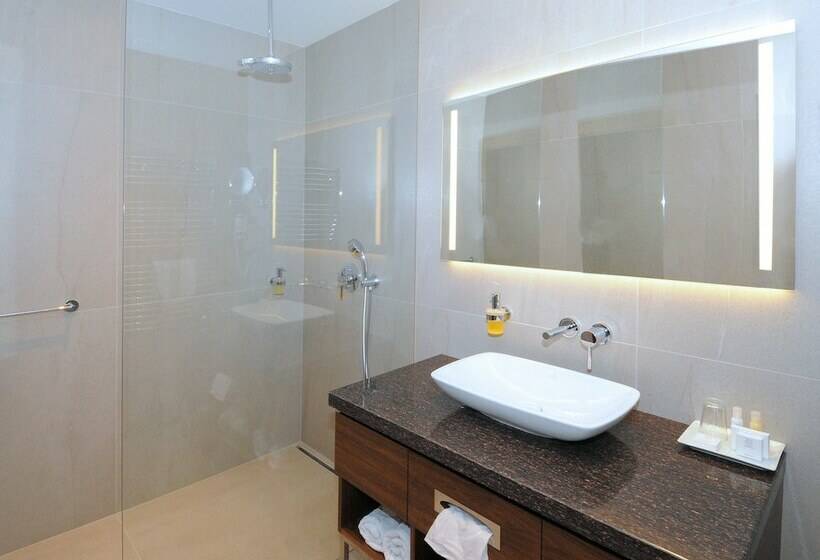 Номер Superior, Kramer