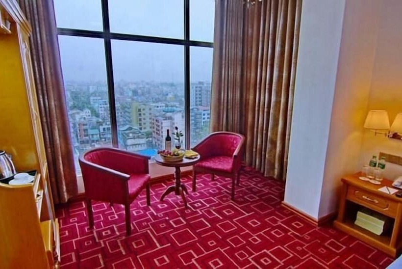 سوییت, Myat Nan Yone