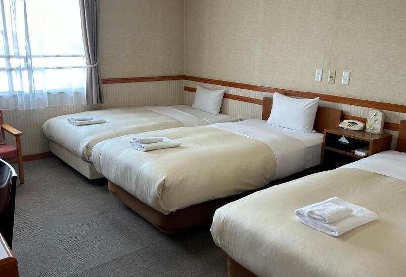 غرفة قياسية ثلاثية, Tsukuba Hills Gakuenodori