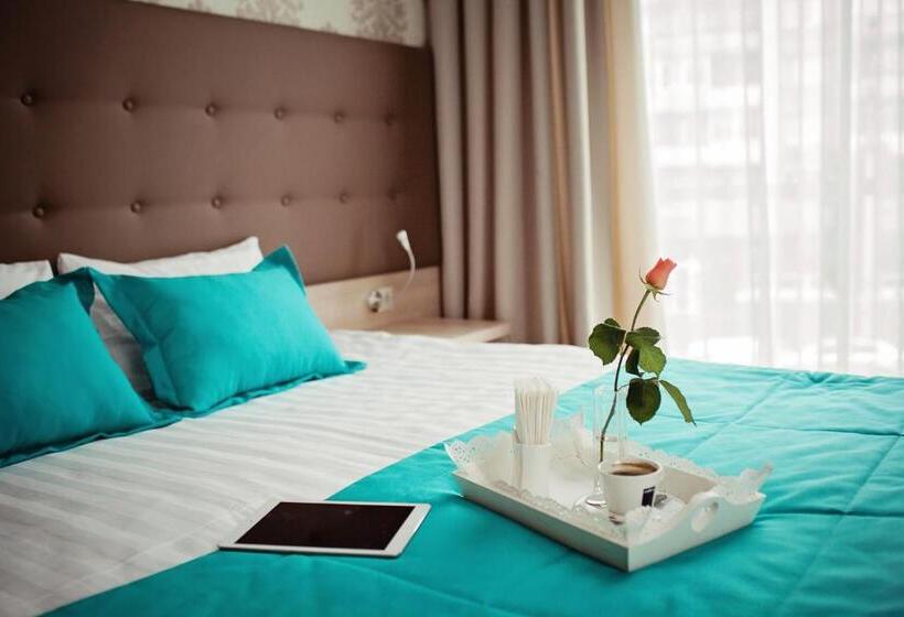 اتاق کلاسیک خانوادگی, Versailles