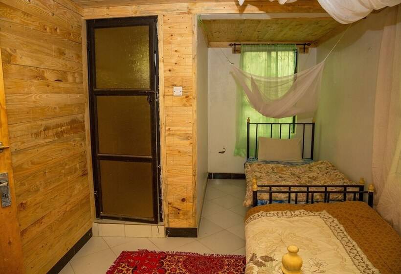 Номер Стандарт, Lionsgate Hostel