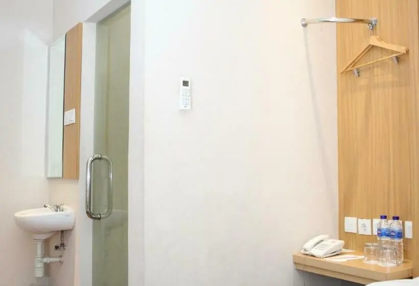 Standard Szoba, Vinotel Cirebon