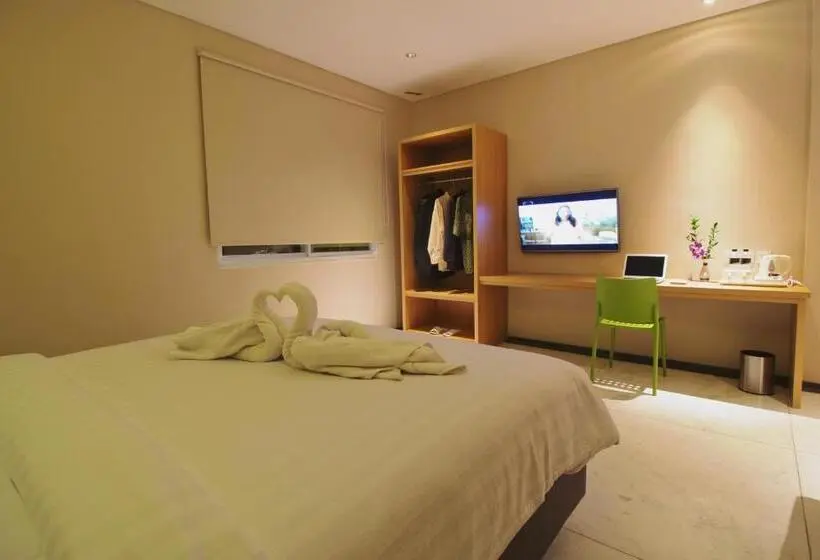Superior Szoba, Vinotel Cirebon