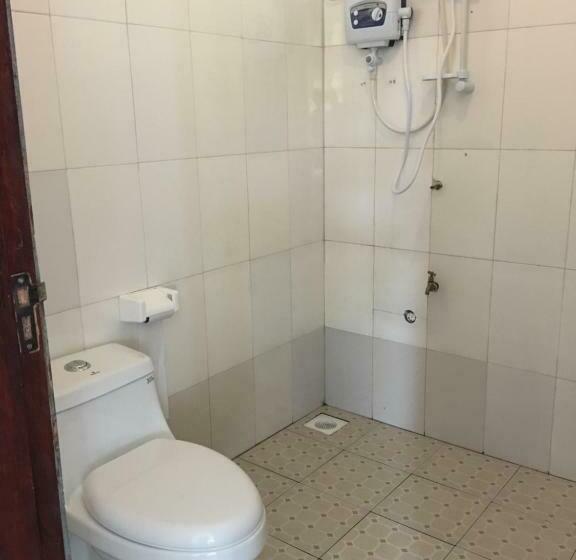 اتاق استاندارد, Wakawaka Hostel