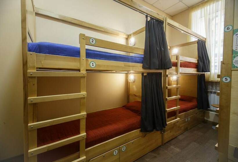تختخواب در اتاق مشترک, Dream Hostel Zaporizhzhia