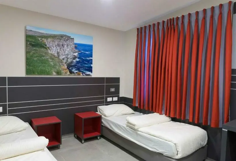 ファミリールーム, Hi Haifa Hostel