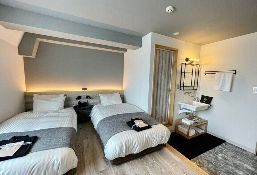 高级大房间, Fukuyama Royal