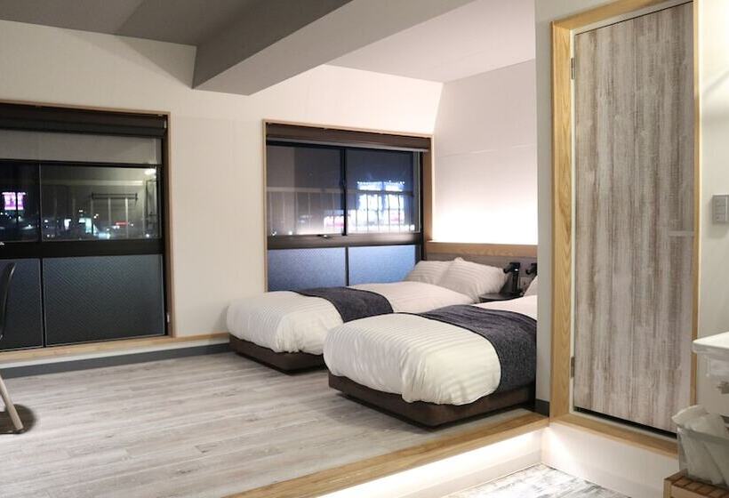 高级大房间, Fukuyama Royal