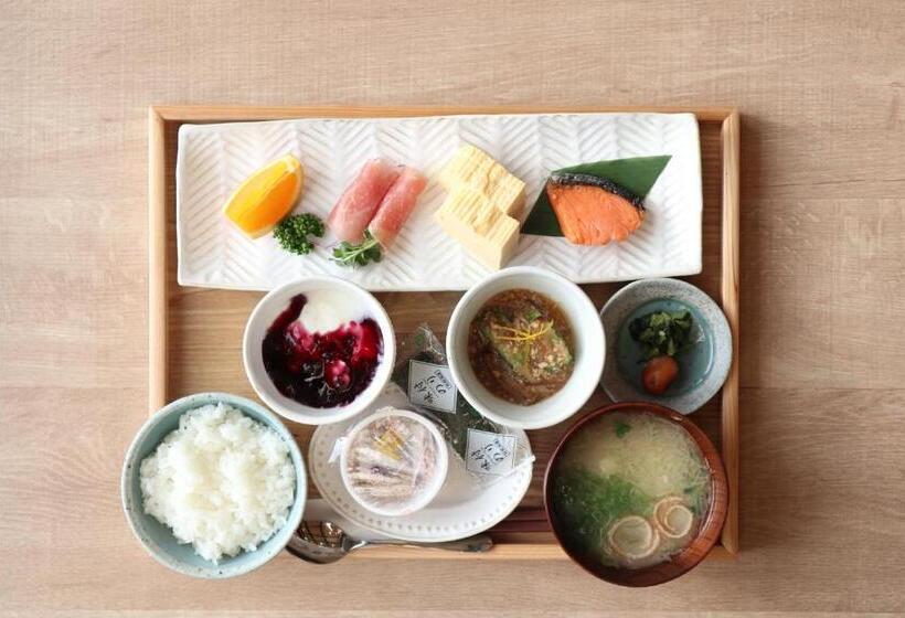 标准单人间, Fukuyama Royal