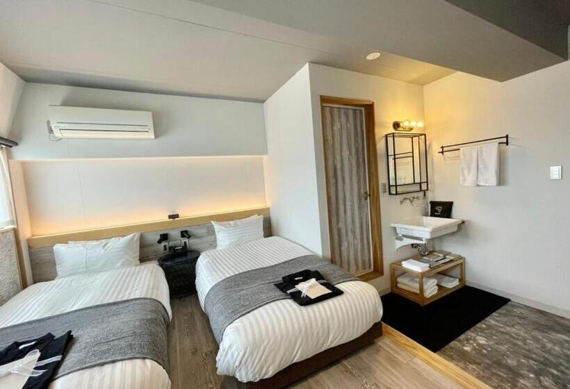 高级大房间, Fukuyama Royal