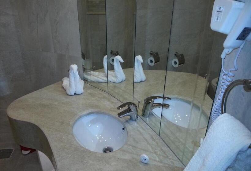 اتاق لوکس یک تخته, Royal Suites
