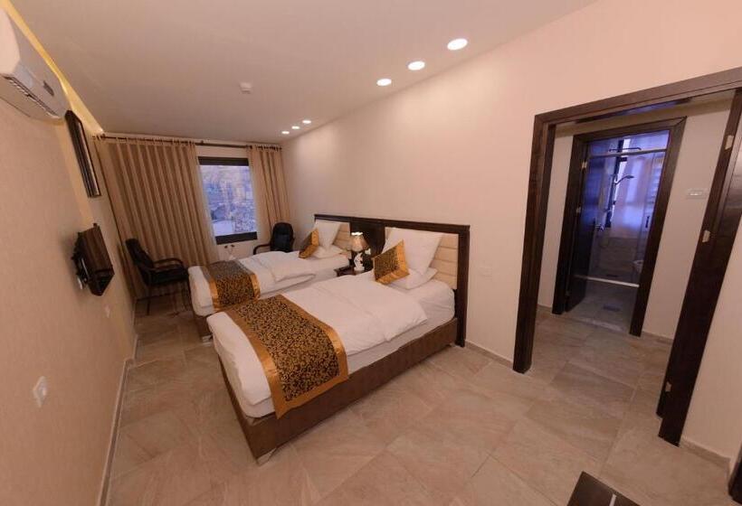 سوئیت با بالکن, Royal Suites