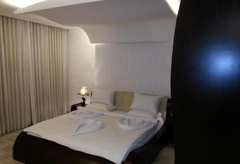 سوییت لوکس, Royal Suites