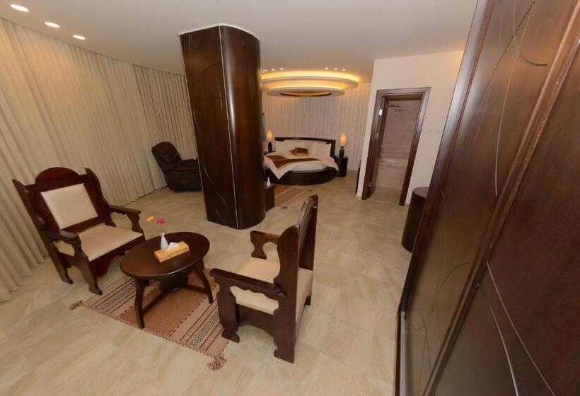 سوییت لوکس, Royal Suites