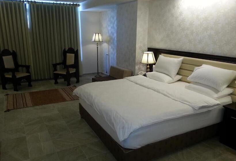 اتاق لوکس خانوادگی, Royal Suites