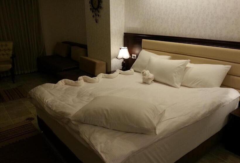 اتاق لوکس خانوادگی, Royal Suites