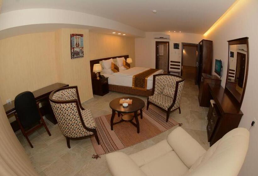 اتاق لوکس خانوادگی, Royal Suites