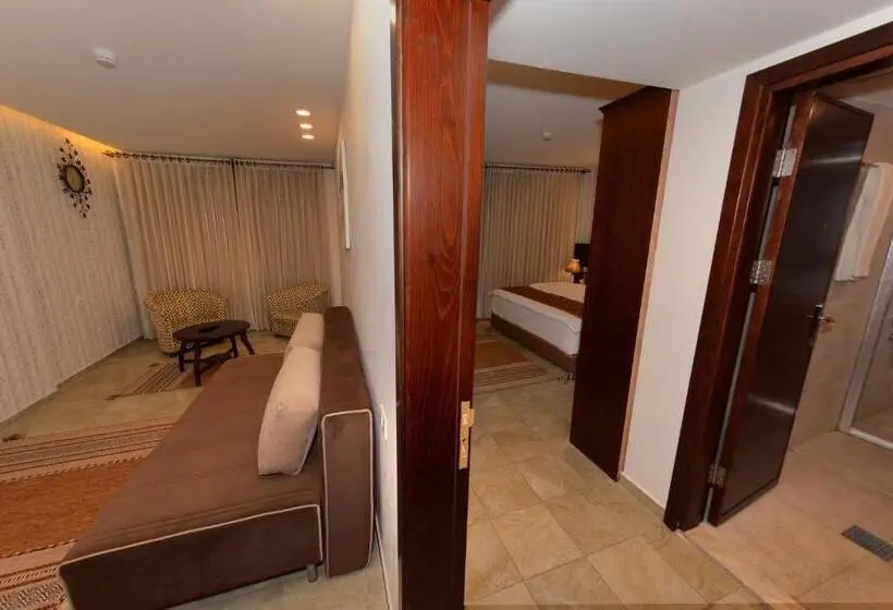 スイート(家族用), Royal Suites