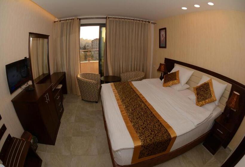 اتاق لوکس با بالکن, Royal Suites