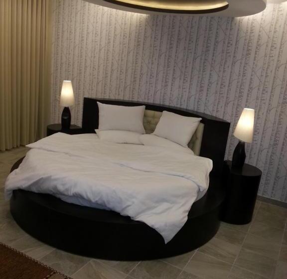 سوییت لوکس, Royal Suites