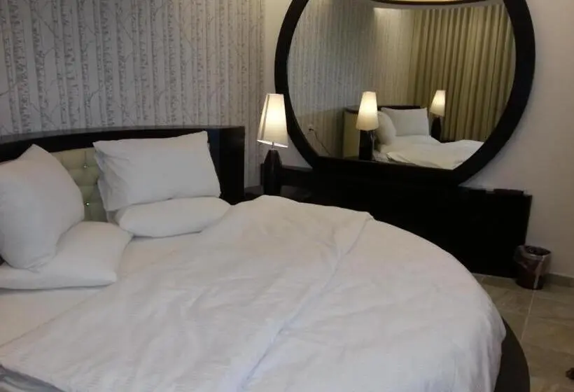 デラックススイート, Royal Suites