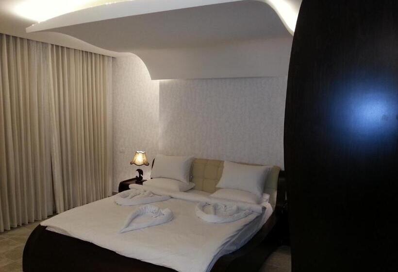 سوییت لوکس, Royal Suites