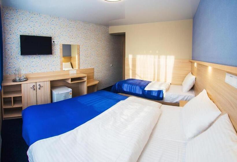 Standard Triple Room, Truskavets 365