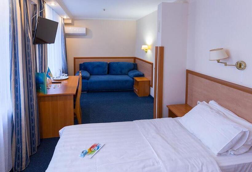 Standard Triple Room, Truskavets 365