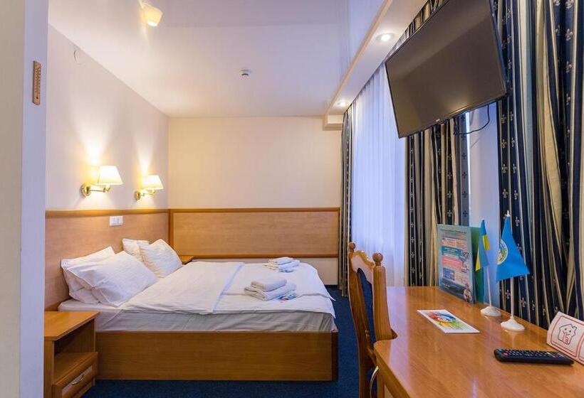 Standard Triple Room, Truskavets 365