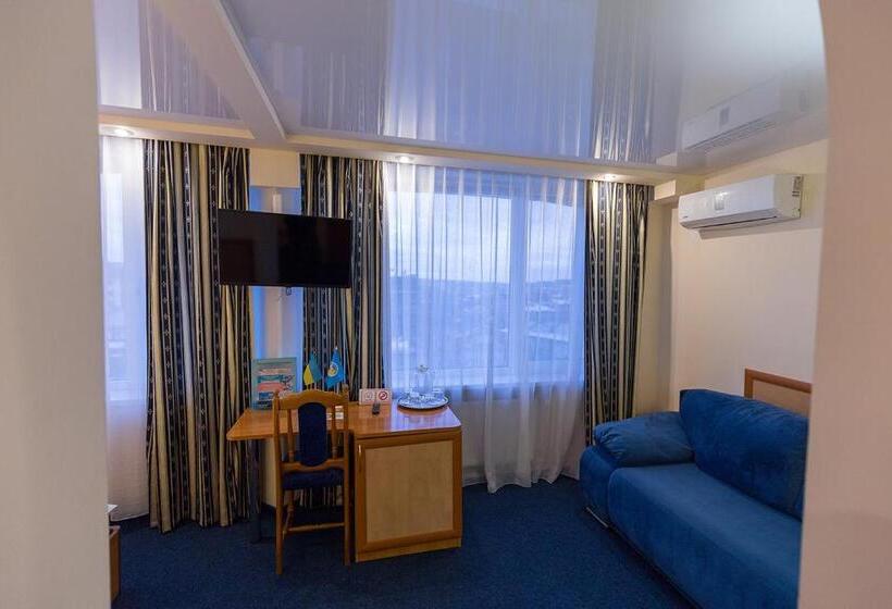 Standard Triple Room, Truskavets 365