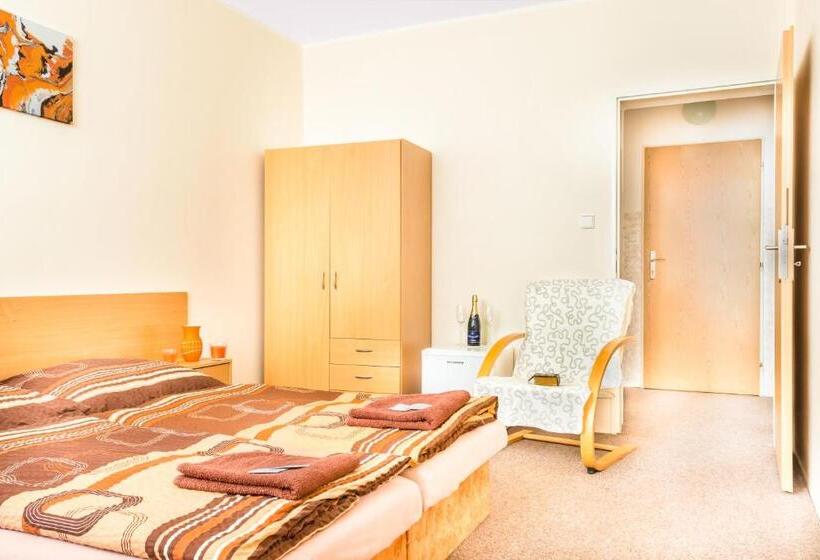 Camera Standard con Balcone, Zannam