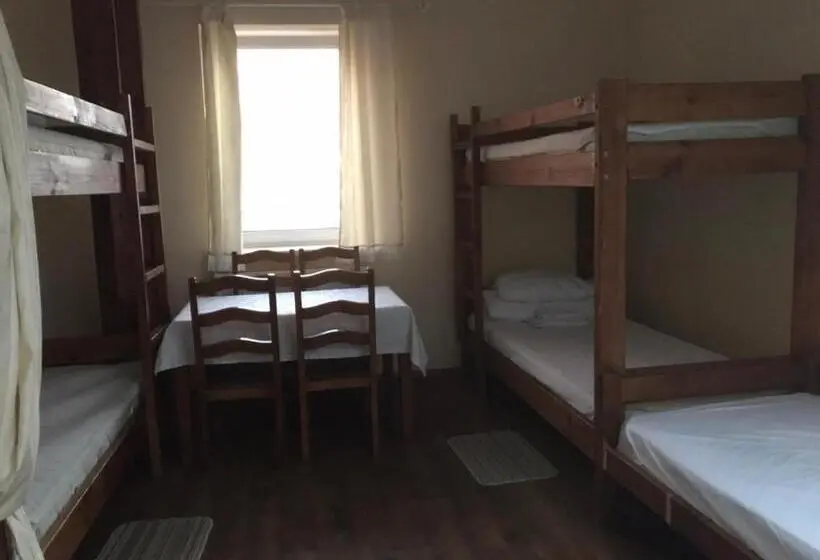 اتاق خانوادگی با سرویس بهداشتی مشترک, кімнати в центрі