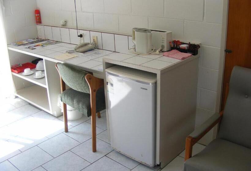 اتاق استاندارد, Central Motel