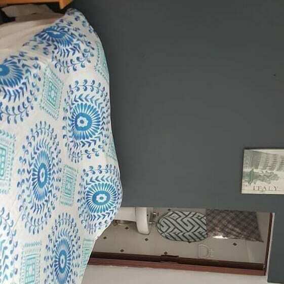 اتاق استاندارد, Aarony House