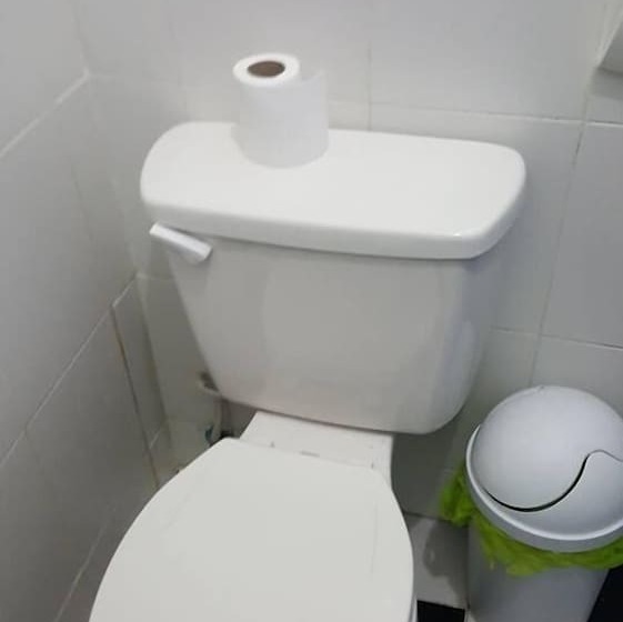 اتاق استاندارد, Aarony House