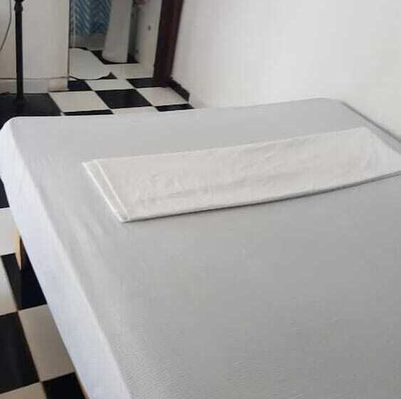 اتاق استاندارد, Aarony House